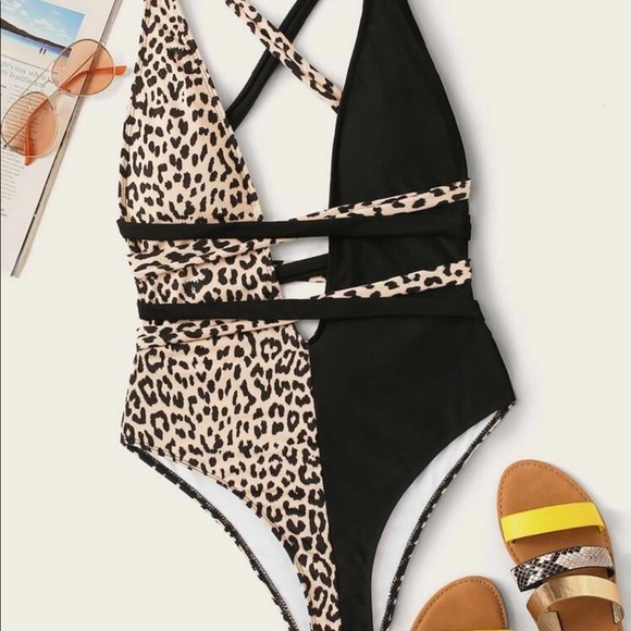👑 HOST PICK 👑One piece bathing suit monokini - Picture 4 of 7